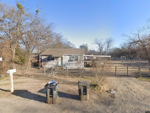 Photo of 1341 Minden Street, Fort Worth, TX 76115 (MLS # 21129043)