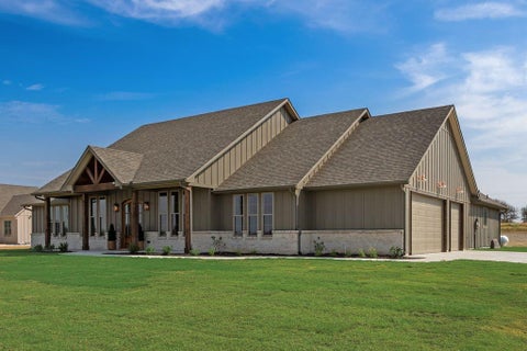 Tiny photo for 120 Quail Run Court, Decatur, TX 76234 (MLS # 21396837)