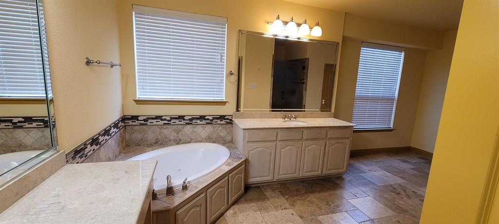 Emerald Vly Ph 01 - Residential Lease