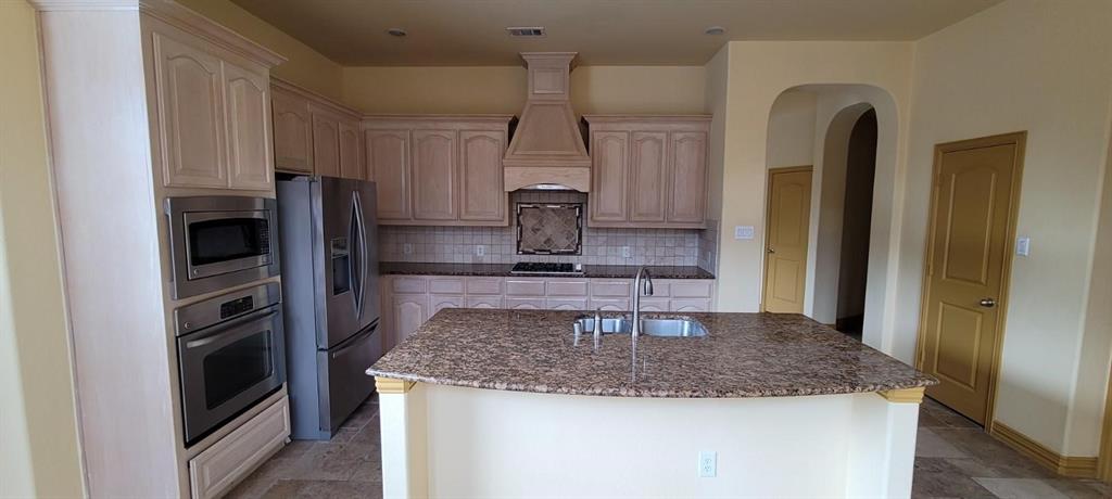 Emerald Vly Ph 01 - Residential Lease