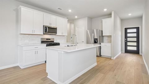 Photo of 807 Leavenworth Drive, Princeton, TX 75071 (MLS # 21121629)