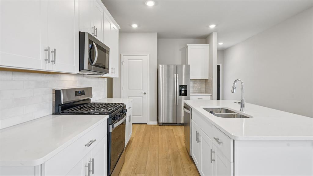 807 Leavenworth Drive