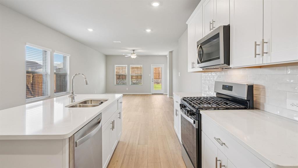 807 Leavenworth Drive