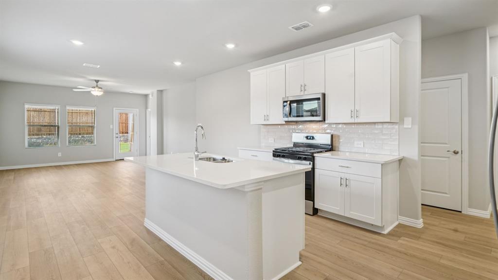 807 Leavenworth Drive