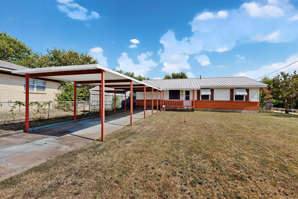 157 SE Tarrant Avenue
