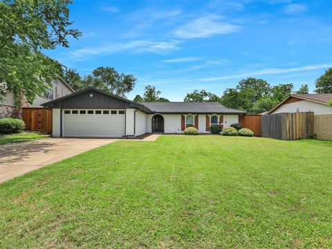 Photo of 1606 Blake Drive, Richardson, TX 75081 (MLS # 21100839) Photo of 1606 Blake Drive, Richardson, TX 75081 (MLS # 21100839)