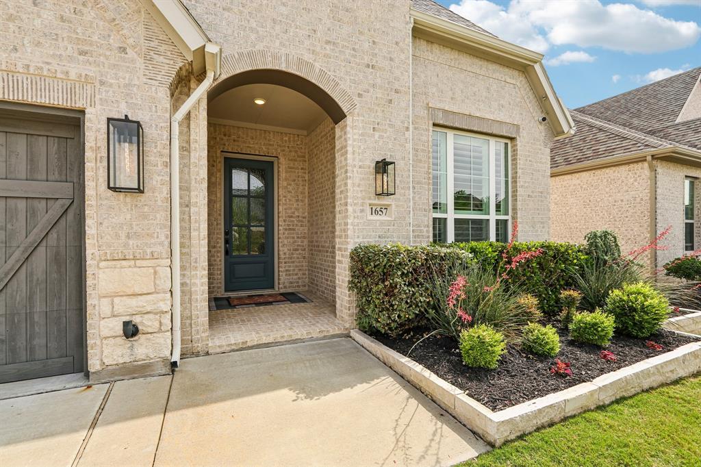 1657 Lilac Lane