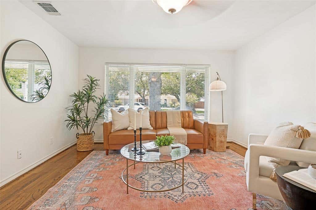 Photo of Dallas, TX 75229 (MLS # 21350150)