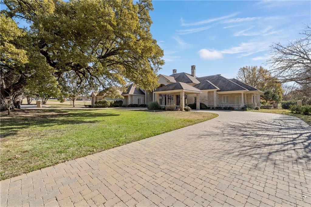 11 Club Estates Court