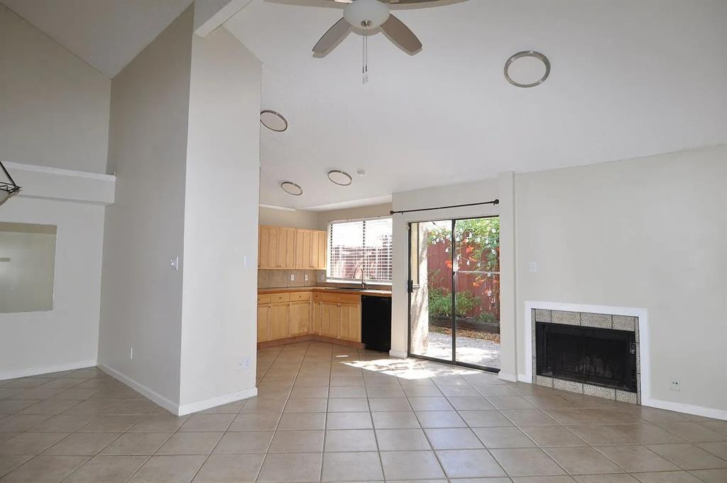 Villas Condo At Pkwy Village - Residential Lease