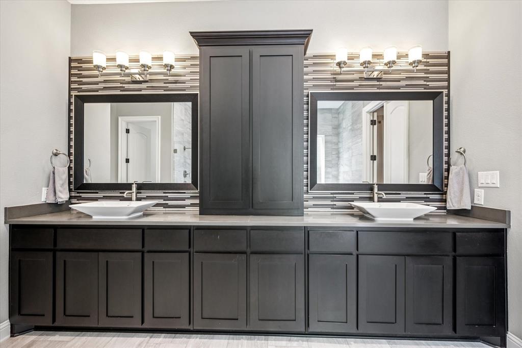 Richwoods Ph Twenty - Residential