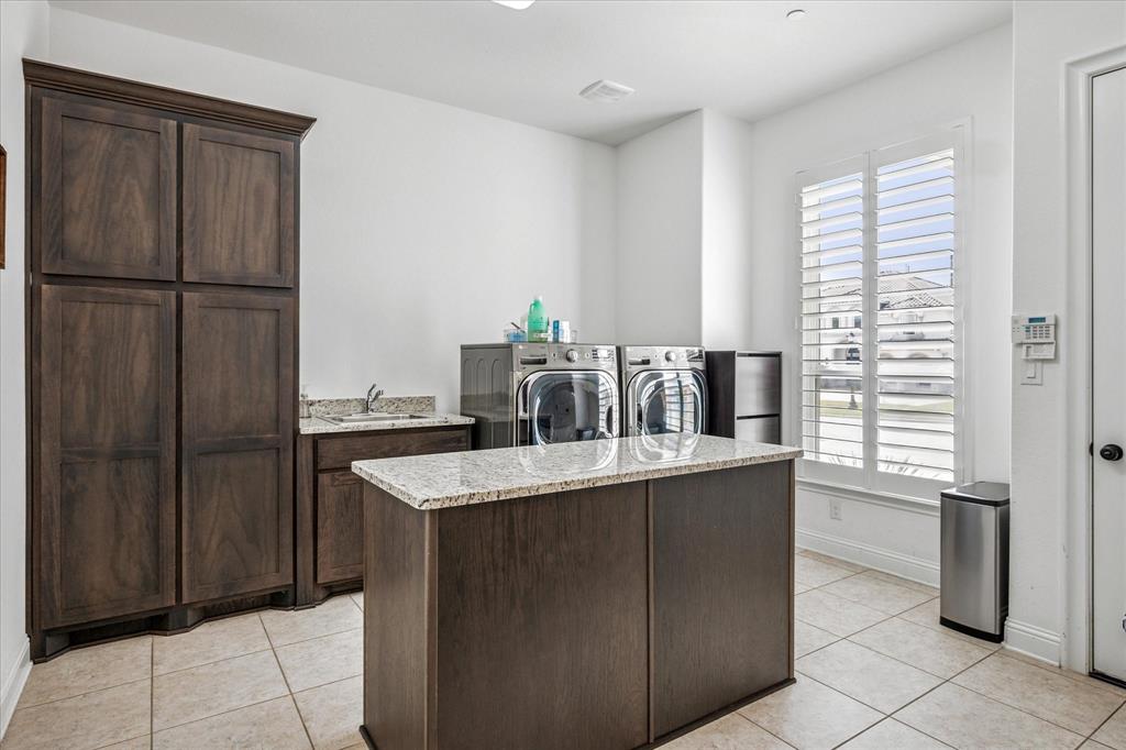 Richwoods Ph Twenty - Residential