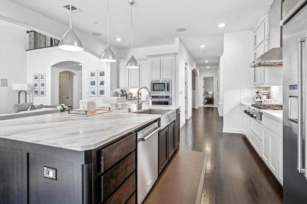 Richwoods Ph Twenty - Residential