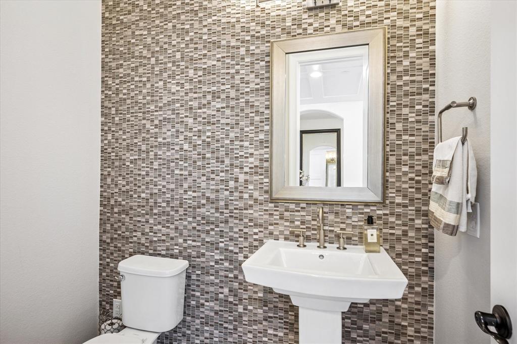 Richwoods Ph Twenty - Residential