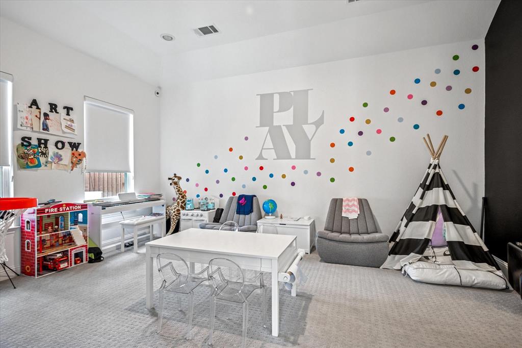 Richwoods Ph Twenty - Residential