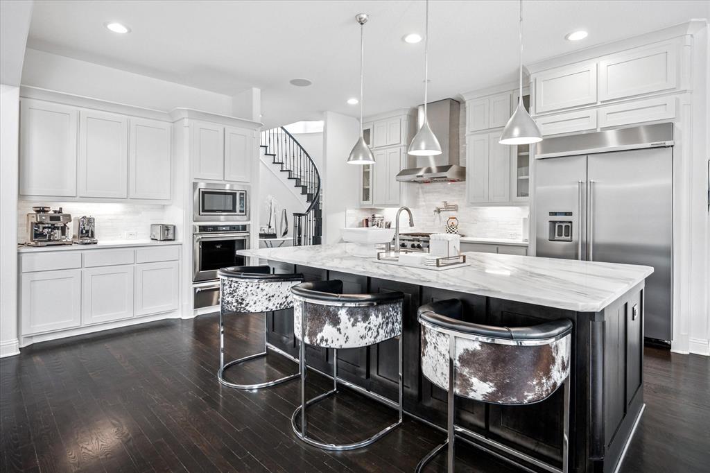 Richwoods Ph Twenty - Residential