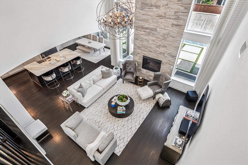 Richwoods Ph Twenty - Residential