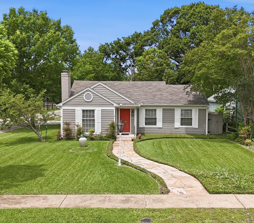 Photo of 9003 Santa Clara Drive, Dallas, TX 75218 (MLS # 21374759)