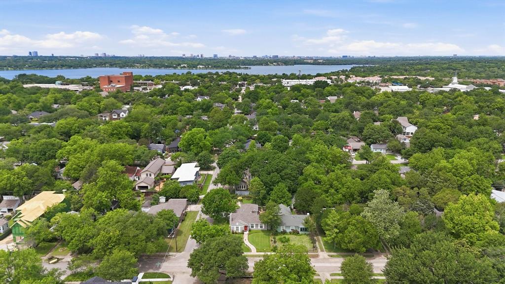 Photo of 9003 Santa Clara Drive, Dallas, TX 75218 (MLS # 21374759)