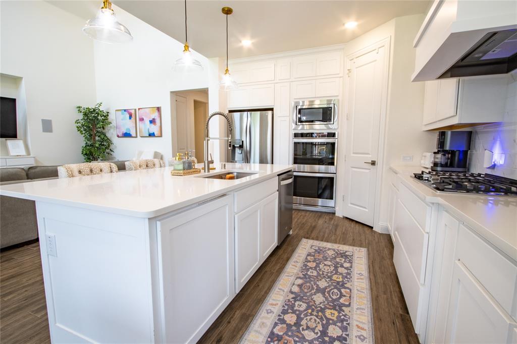 2811 Silver Leaf Drive