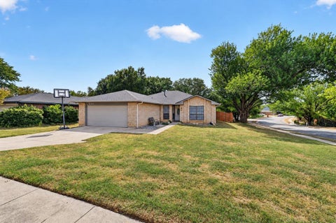 Tiny photo for 806 Creekside Drive, Euless, TX 76040 (MLS # 21387503)
