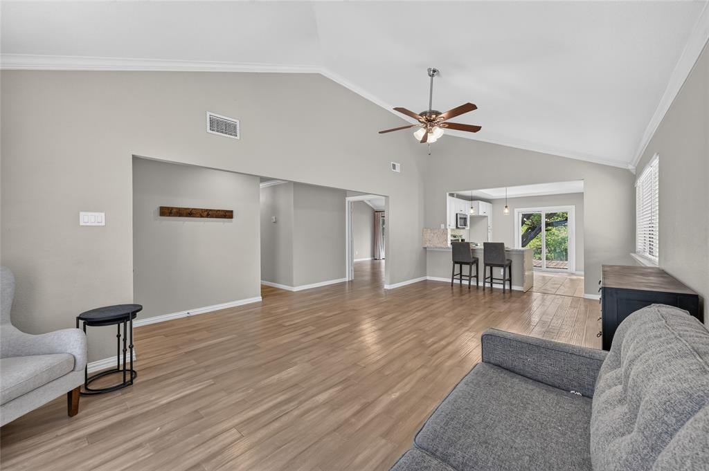 806 Creekside Drive