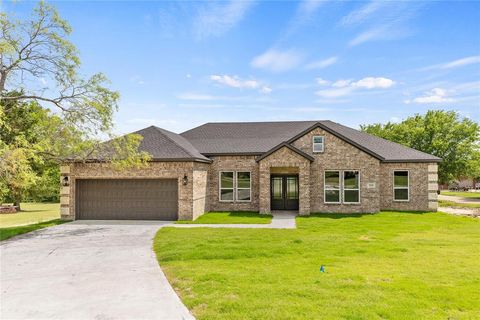 Photo of 10560 Lago Vista, Quinlan, TX 75474 (MLS # 21083891)