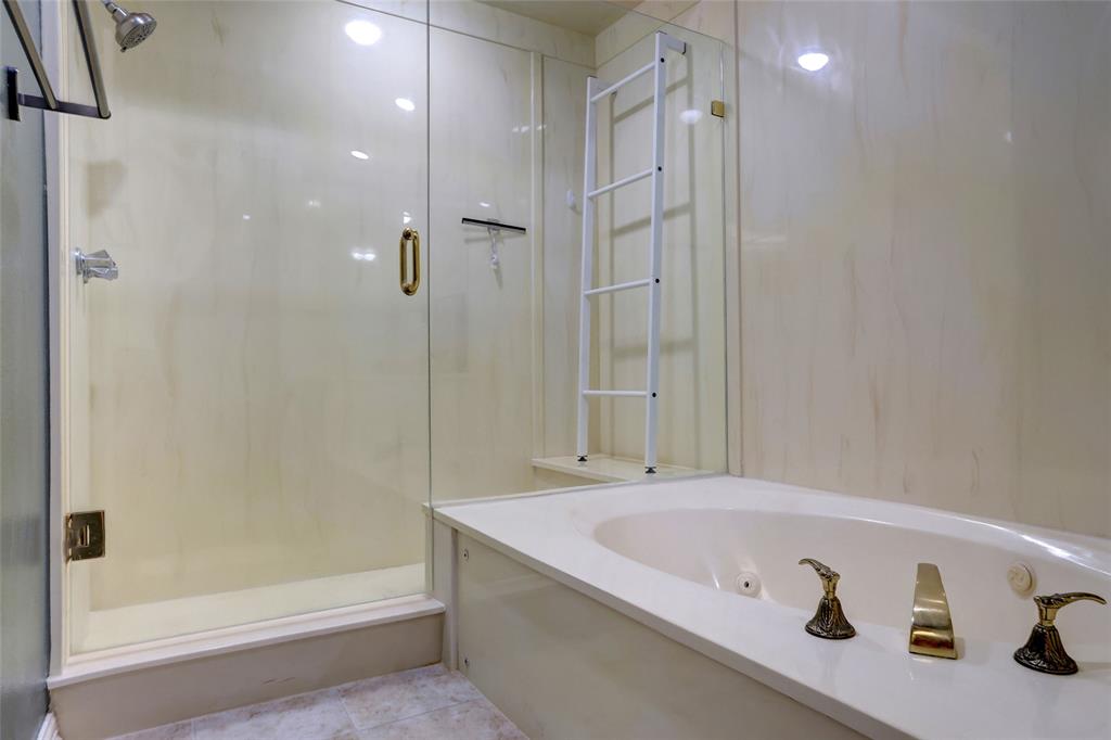 Lakes of Bent Tree Condo - Residential