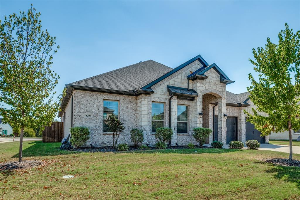 5208 Vista Lago Way