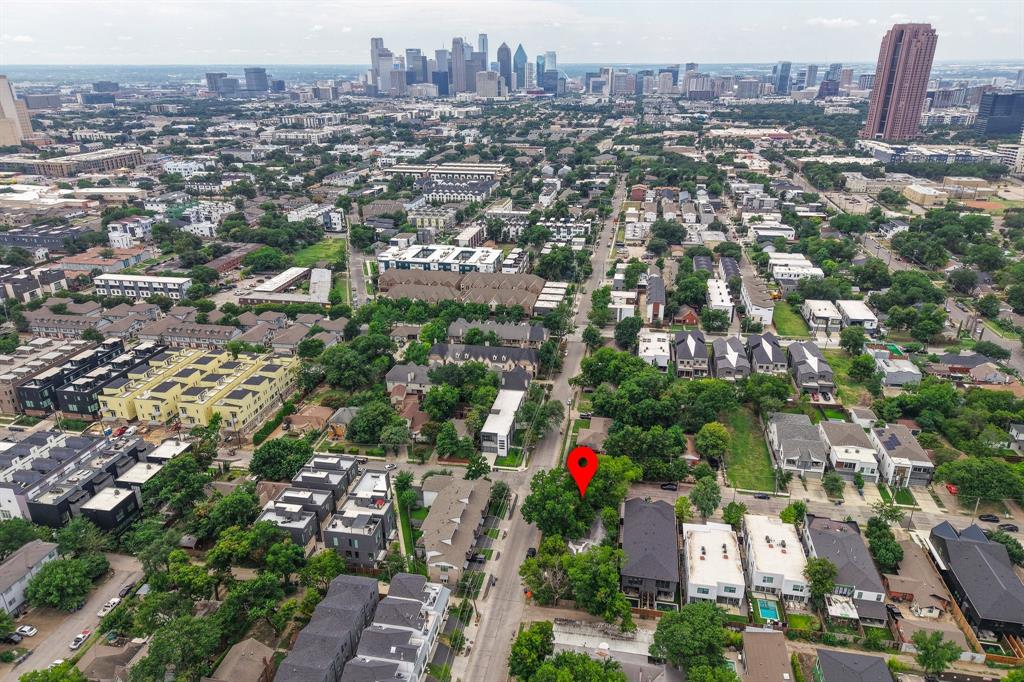 Photo of 2300 N Prairie Avenue, Dallas, TX 75204 (MLS # 21375070)