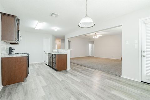 Tiny photo for 102 Stoney Creek Lane, Terrell, TX 75160 (MLS # 21099826)