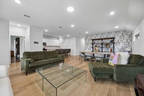 Tiny photo for 414 Hazeltine Road, Red Oak, TX 75154 (MLS # 21278890)