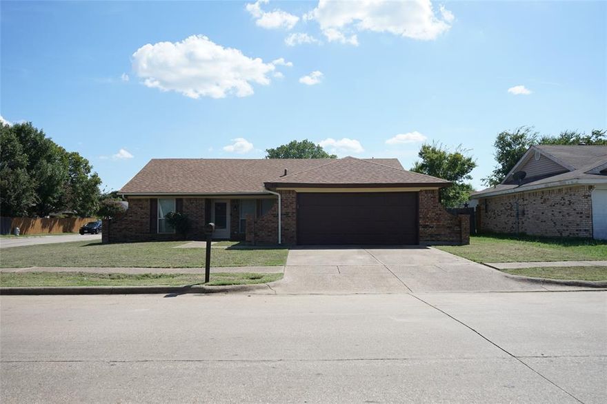 Updated and remodeled home on corner lot in established neighborhood.  Open floor plan with large living and dining area along with breakfast bar for kitchen. Updated bathrooms with ceramic tile glass, tile and bronze fixtures.  Split bedrooms allow for more privacy. Primary has e
ensuite bathroom and walk-in closet. Large backyard with new fence on east side and storage shed. New roof and gutters installed August 2025.