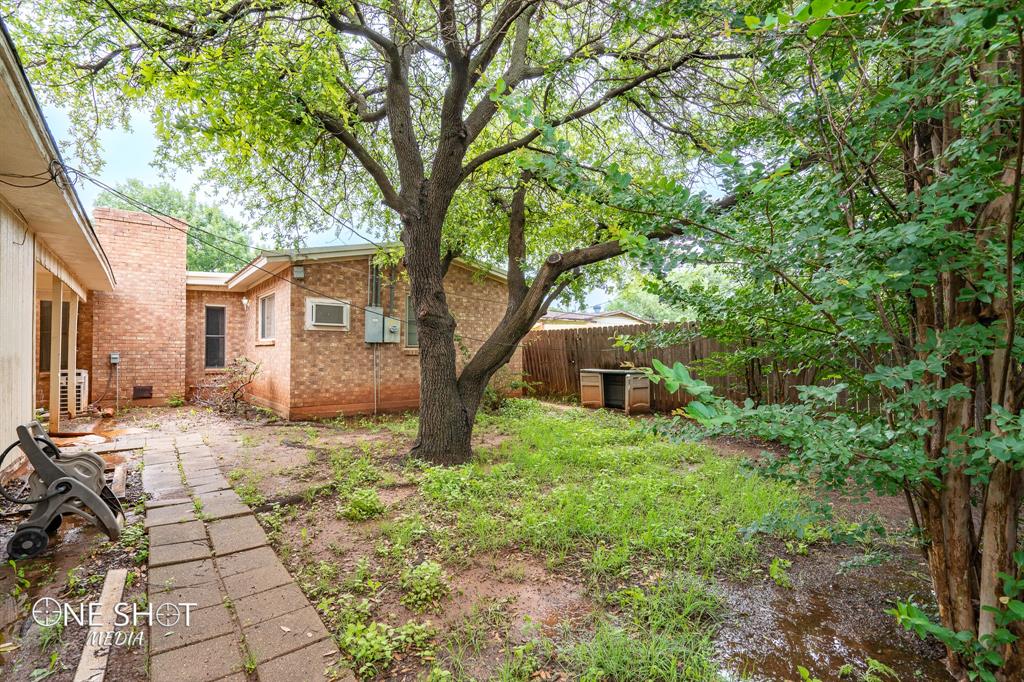 Photo 1 of 25 of 2302 Fannin Street house