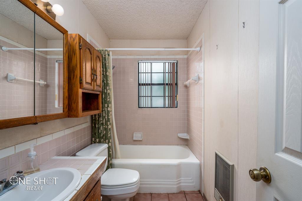 Photo 12 of 25 of 2302 Fannin Street house