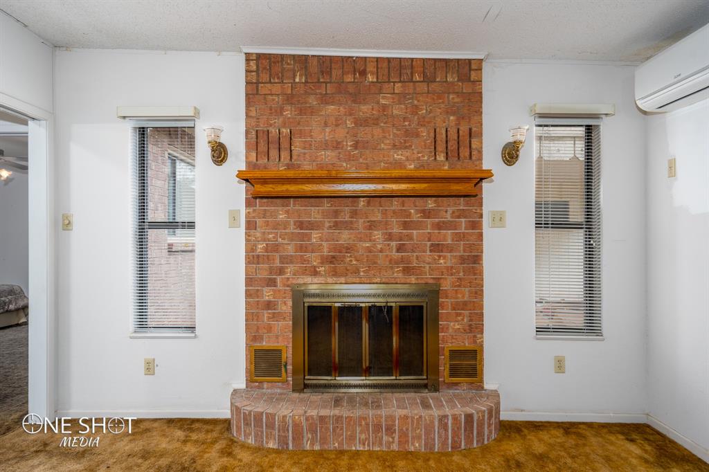 Photo 4 of 25 of 2302 Fannin Street house