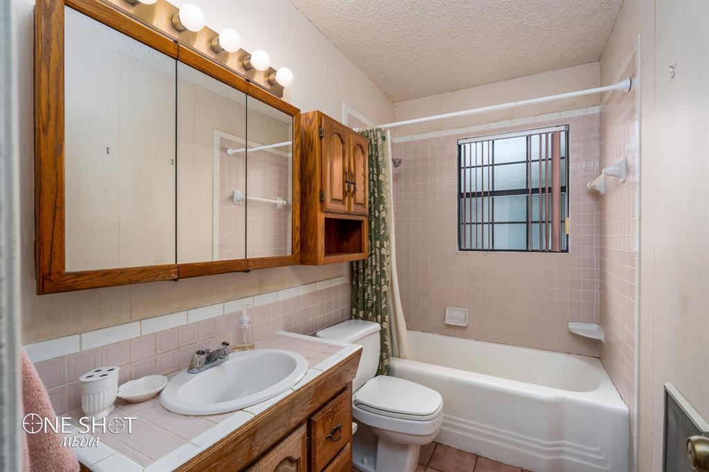 Photo 11 of 25 of 2302 Fannin Street house