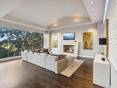 2619 Hemingway Drive