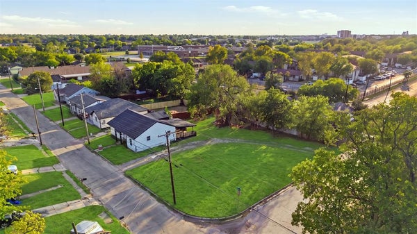 4302 ROBERTS ST, GREENVILLE, TX 75401 - Image 9527af77a4df3097fe8459c8aa207ce3/2183658871