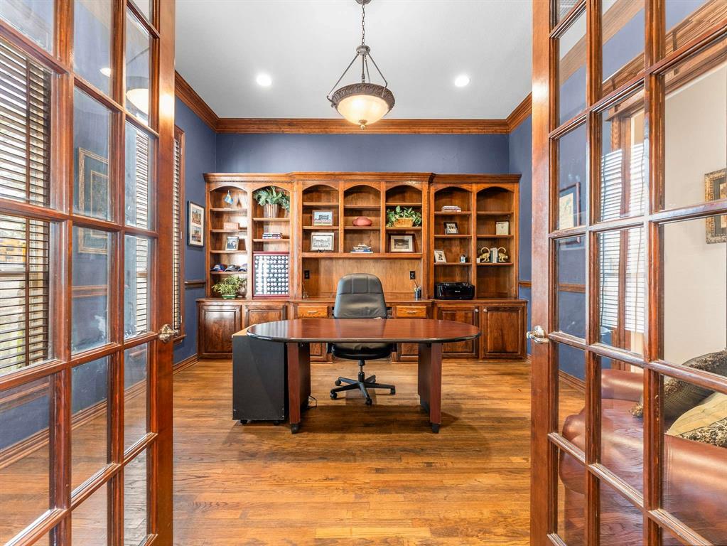 550 N Peytonville Avenue