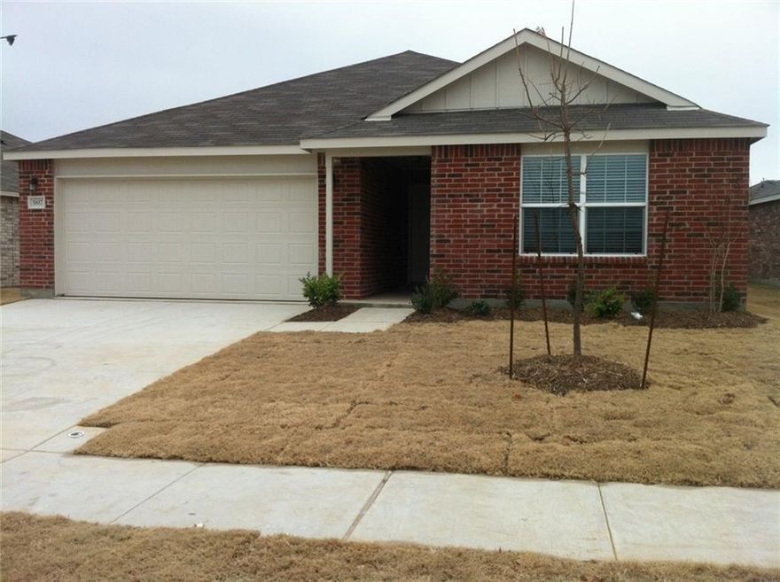 Fantastic home for rent in the amenity-packed community of The Parks at Boat Club in Fort Worth! One-story, 3 bedroom, 2 bathroom and 2 car garage. Built in 2014! 1661 Sq.Ft. In this home you will enjoy spacious living, dining and kitchen area. The kitchen features Stainless Steel Appliances including Dishwasher, Electric Range and Microwave. Split floor plan. Large master suite with standing shower and garden tub. Two other bedrooms are very spacious with great closet space. Large size backyard perfect for family entertainment. Boat Club Community offers a great green space for your family, pool with lazy river, splash pad, a pond, walking path & playground! Eagle MT-Saginaw ISD. Just 20 minutes away from Downtown Fort Worth. Gorgeous Eagle Mountain Lake! Pets friendly!