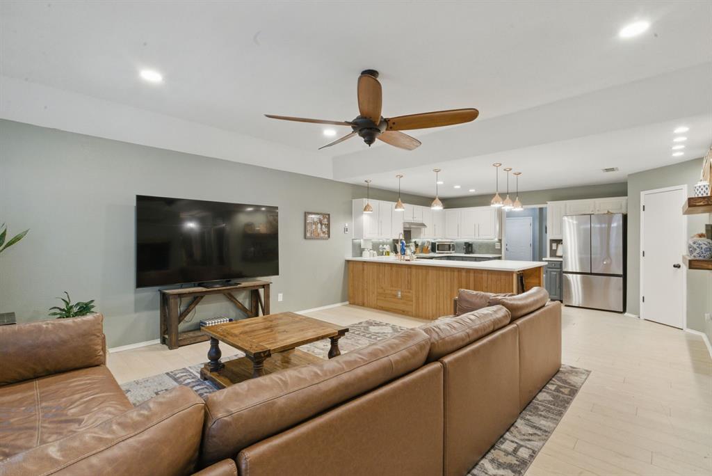 945 Lake Ridge Drive