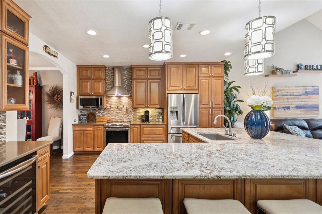 2115 Crestlake Drive