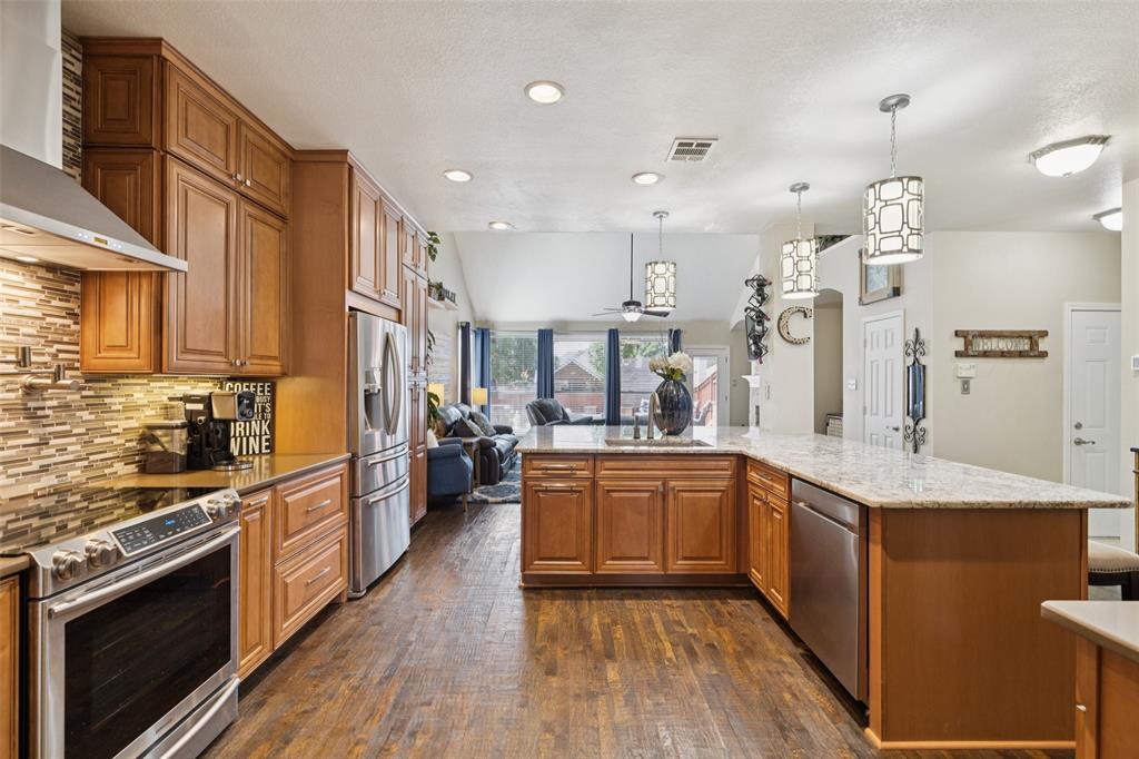 2115 Crestlake Drive