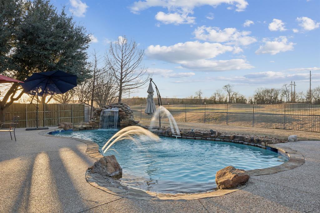 10601 Gleneagles Lane