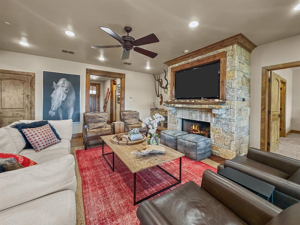1693 Scenic Drive 102