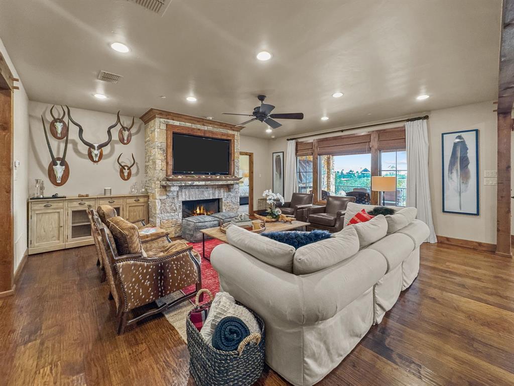 1693 Scenic Drive 102