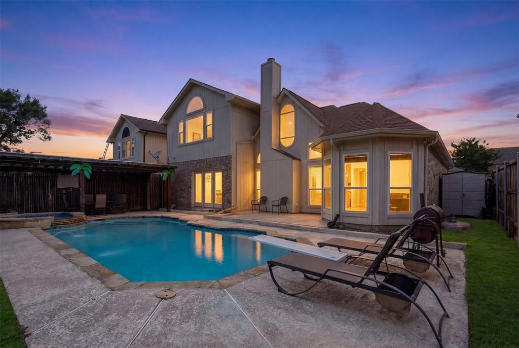 Photo of 1136 Breezewood Drive, Lewisville, TX 75077 (MLS # 21241239)