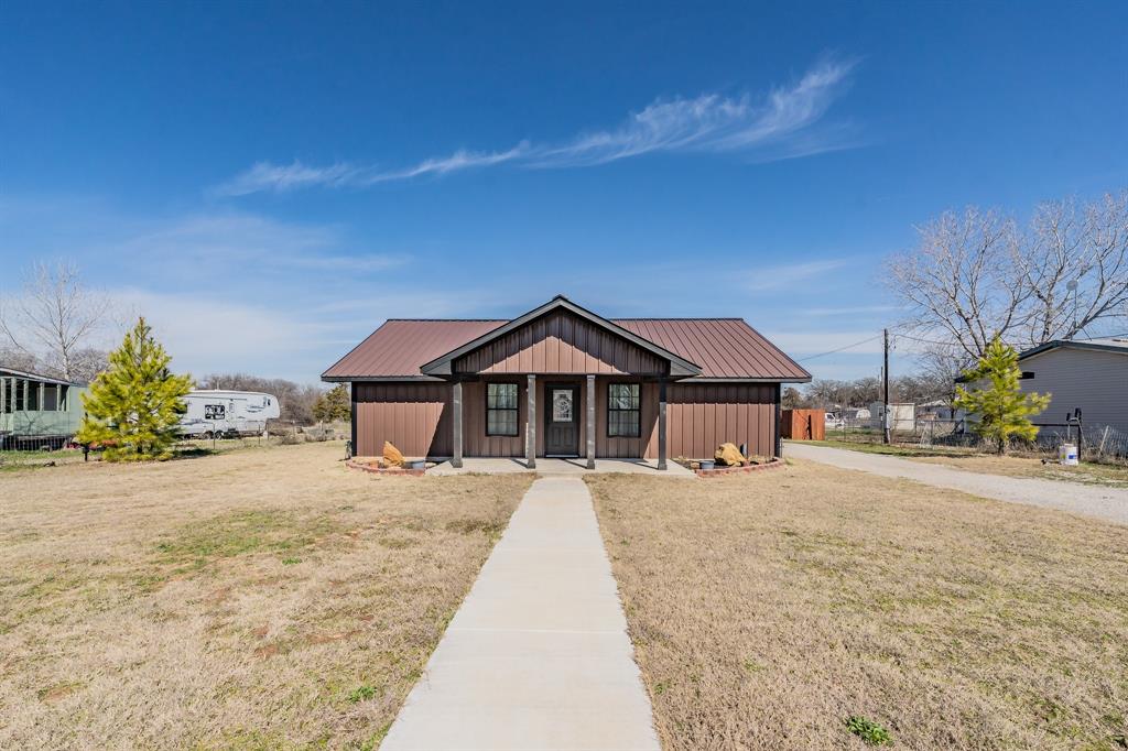 1015 Forest Oaks