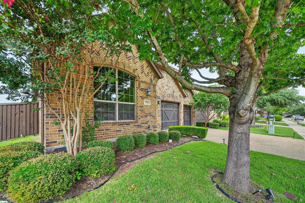 775 Deverson Drive